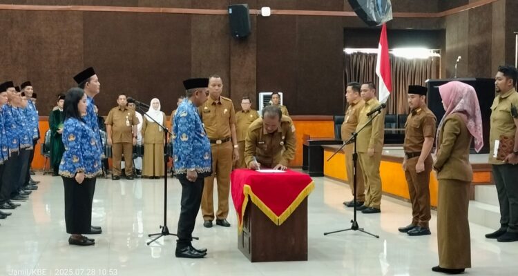 56 Pejabat Fungsional Dilantik Bupati Bekasi