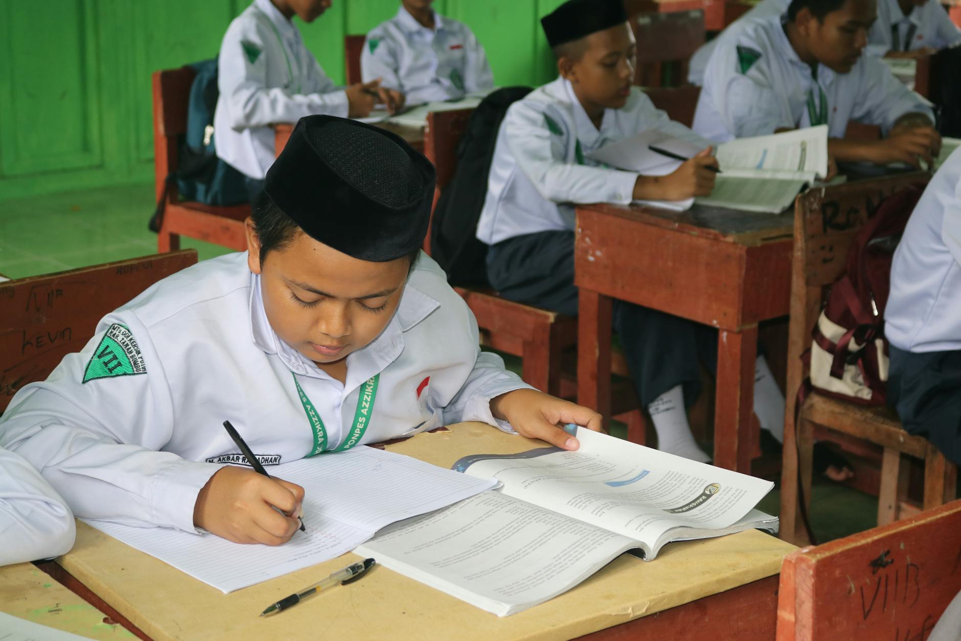 Gambar ilustrasi kebijakan pendidikan terbaru dari kementerian pendidikan dan kebudayaan untuk meningkatkan kualitas pendidikan di Indonesia