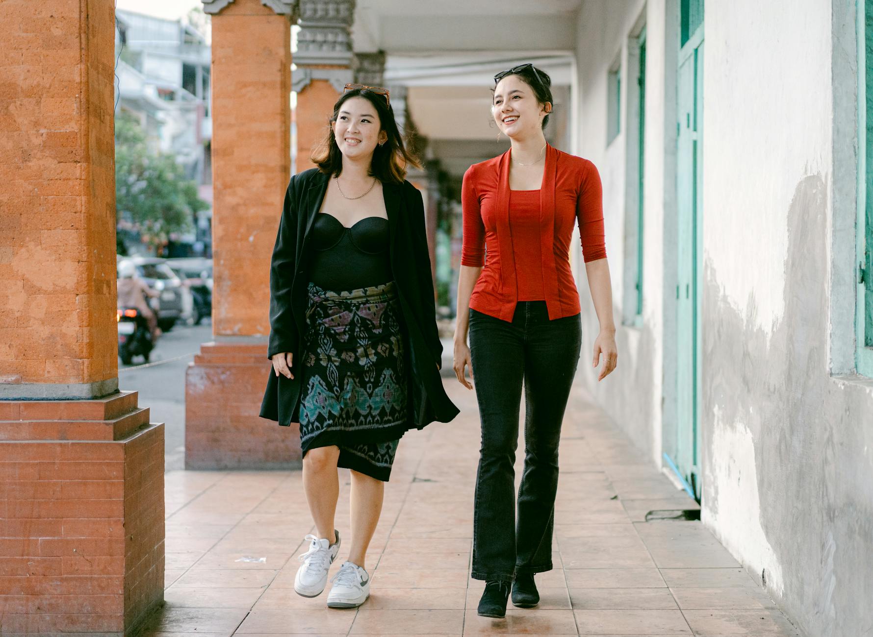 Gambar ilustrasi berita trending Indonesia hari ini menampilkan headline terbaru dan visual menarik