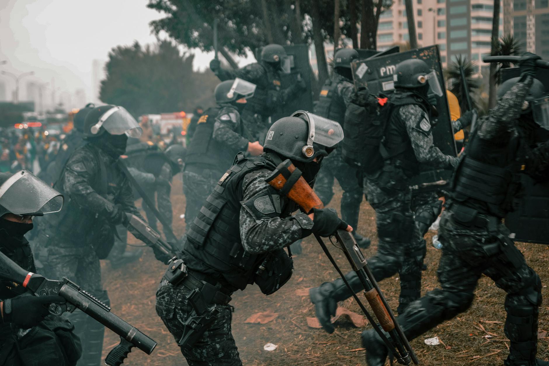 Peta interaktif menunjukkan konflik dunia terbaru dengan zona panas, aliansi militer, dan dampak geopolitik