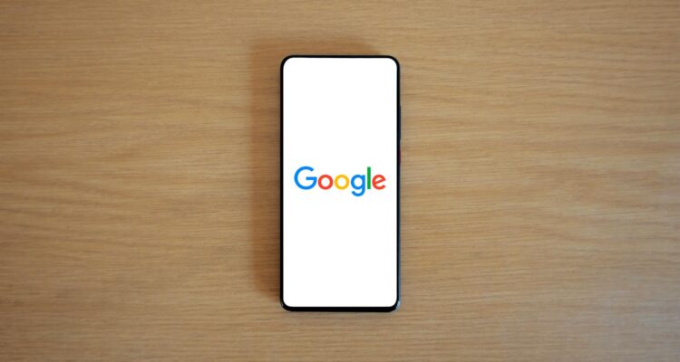 Ilustrasi perubahan tampilan dan fitur terbaru Google setelah pembaruan algoritma 2024