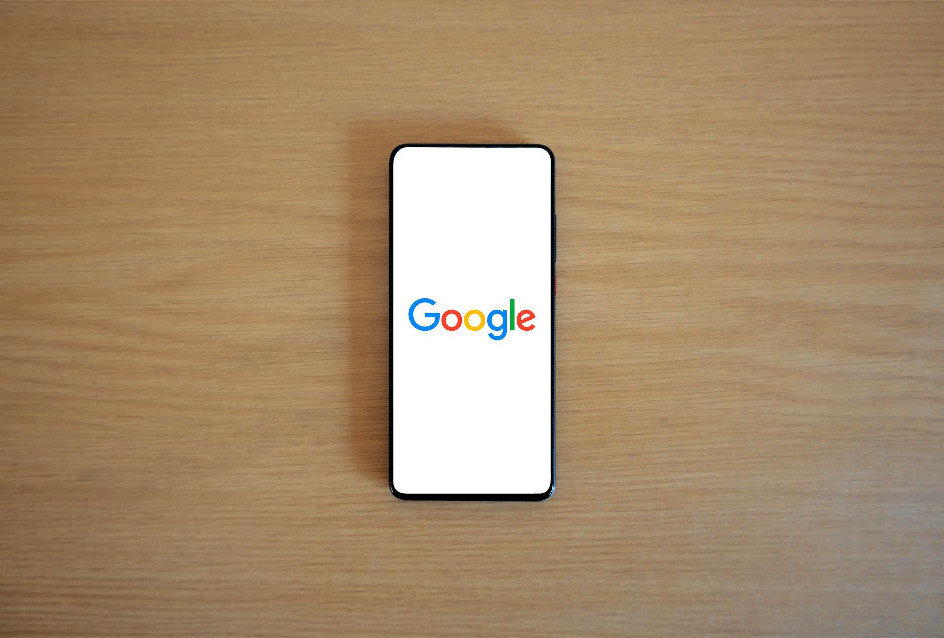 Ilustrasi perubahan tampilan dan fitur terbaru Google setelah pembaruan algoritma 2024