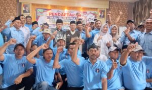 IMG-20260802-WA0002 Diantar Ratusan Pendukung, Soleh Solehhudin, S.E. Resmi Daftar Bakal Calon Kepala Desa Karang Haur