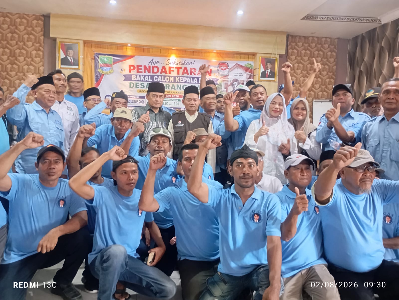 Diantar Ratusan Pendukung, Soleh Solehhudin, S.E. Resmi Daftar Bakal Calon Kepala Desa Karang Haur