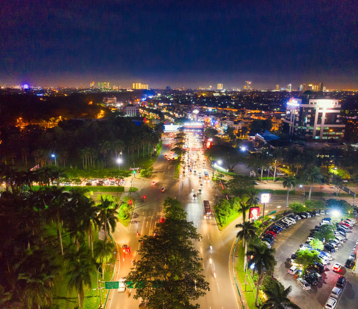 Pemandangan indah Subang dengan lanskap alamnya yang asri dan perkebunan teh di ketinggian